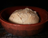Foto del paso 7 de la receta: Pan casero, hecho con biga en cocotte de barro