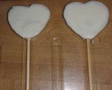 Foto del paso 6 de la receta: Paletitas y bombones de chocolate relleno con dulce de leche 🍫🍭🍭🍫