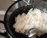 Foto del paso 1 de la receta: Ensalada de arroz con calamares a la americana en conserva