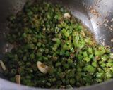A picture of step 3 of French beans stir fry.