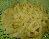 Hình bước làm 2 của món Nui nấu sườn bò viên