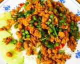 รูปขั้นตอนการทำที่ 3 ของ ข้าวกะเพราหมูสับใส่ถั่วฝักยาวสูตรบ้านๆ