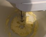 A picture of step 5 of White chocolate and lemon Jelly cat cake 🍰.