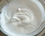 Pas rețetă Prăjitură cu 2 blaturi, cremă cu mascarpone, strat de gem cu nucă și glazură de ciocolată albă 4 fotografie