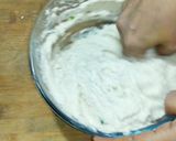 A picture of step 2 of Medu vada.