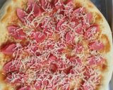 Foto langkah ke 7 dari resep Pizza enak sederhana.
