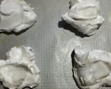 Foto del paso 2 de la receta: ✨🥂 Pavlova de fin de año ✨🍾
