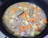 Foto langkah ke 4 dari resep Japanese chicken curry (not instant).