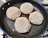 Foto del paso 5 de la receta: English muffins, bollos ingleses sin horneado, en panificadora