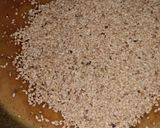 A picture of step 5 of Sesame seeds toffee.
