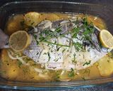 Foto del paso 4 de la receta: Pescado al horno con patatas y cebolla 🐟 🥔 🧅
