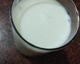 A picture of step 2 of Mango shake.