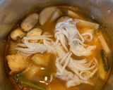 Hình bước làm 2 của món Canh Kim Chi Râu Mực