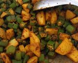 ભીંડા બટાકા નું શાક (Bhinda Bataka Shak Recipe In Gujarati) રેસીપી સ્ટેપ2ફોટો