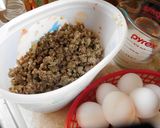 Foto langkah ke 1 dari resep Egg muffins.