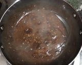 A picture of step 6 of Veg sizzler of sehezwan hakka noodles with sauteed vegetable.