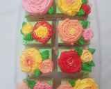 Foto langkah ke 9 dari resep Sponge Cake with Decoration Flower.