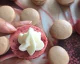 Foto langkah ke 21 dari resep Macaron - Red Velvet ft Tiramisu.