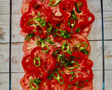 Foto del paso 4 de la receta: Ensalada de tomate de invierno a las hierbas