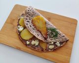 Une image de l'étape 2 de Galette de sarrasin à la poire et au roquefort.