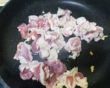 รูปขั้นตอนการทำที่ 1 ของ หมูผัดพริกหนุ่ม