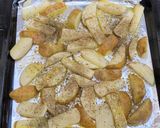 A picture of step 3 of Roasted herb ‘spring’ potatoes.