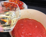 Foto del paso 2 de la receta: Conejo en salsa con fideos de arroz