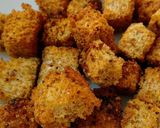 Foto del paso 5 de la receta: 145.🍞Picatostes integrales al horno con ajo y perejil🧄