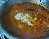 A picture of step 5 of Lahori Chikar Cholay.