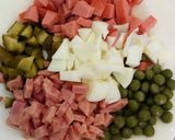 Hình bước làm 2 của món Salad Nga