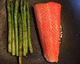 One Pan Salmon and Asparagus langkah memasak 2 foto