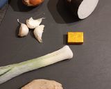Une image de l'étape 1 de Tteokguk au poulet.