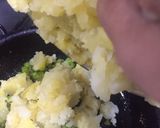 A picture of step 4 of Baked Cheesy Flower Samosa.