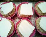 Virslis, hagymás, sajtos rántotta muffin recept fázis 10 fotója