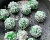 Foto langkah ke 8 dari resep Kue Klepon Mudah.