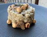 Foto del passaggio 6 della ricetta Risotto funghi e nocciole