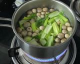 Hình bước làm 3 của món Canh Cải Thìa Nấu Nấm Rơm