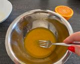 Foto del passaggio 4 della ricetta Insalata di gamberi al vapore e riso venere aromatizzato al tè e arancia