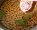 Foto del paso 2 de la receta: Garbanzos con bacalao