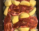 Fűszeres tarja sütve savanyú káposzta ágyon burgonyával recept fázis 1 fotója