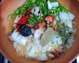 Foto del paso 3 de la receta: Pollo en salsa escabechada agridulce a los aromas de limón negro