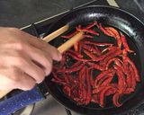 Foto del paso 2 de la receta: Salsa Macha del Marido