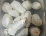 மட்டன் சேப்பங்கிழங்கு புளி குழம்பு(seppakilangu kari kulambu recipe in tamil) ரெசிபி ஸ்டேப் 1 புகைப்படம்