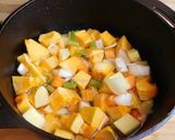 A picture of step 4 of Pumpkin Soup.