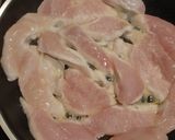 Foto del paso 1 de la receta: Pollo con natas y champiñones (Bifinhos con cogumelos)