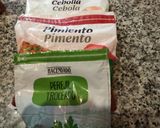 Foto del paso 1 de la receta: Lomos de Bacalao con tomate pimientos y almejas