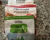 Foto del paso 1 de la receta: Lomos de Bacalao con tomate pimientos y almejas
