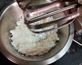 A picture of step 2 of Ricotta cheese cake with date palm molasses.