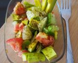 A picture of step 2 of Avacado tomato salad.