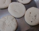A picture of step 1 of Mini pizza.